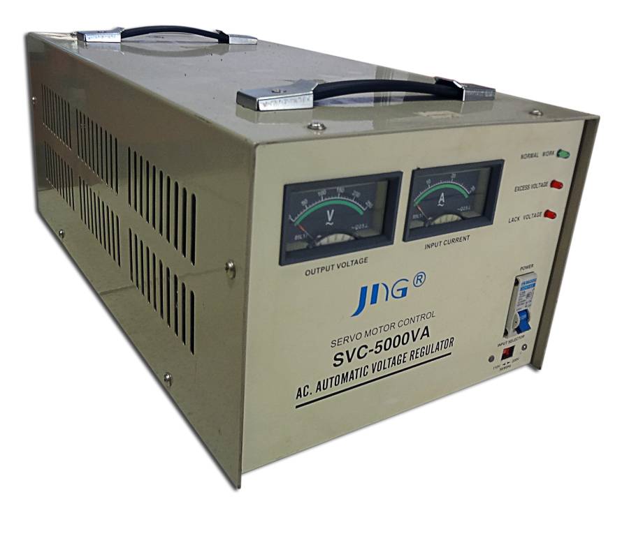 JNG SVC-50 de 5 kVA, com painel frontal e lateral esquerda visíveis
